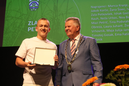 ZLATA PETICA 106 FOTO LJUBO VUKELIČ